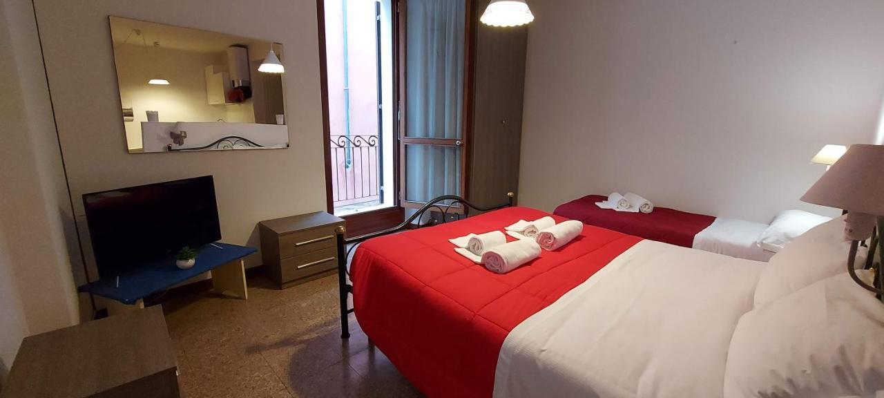 Marconi Rooms Loggia Delle Erbe Verona Exterior foto